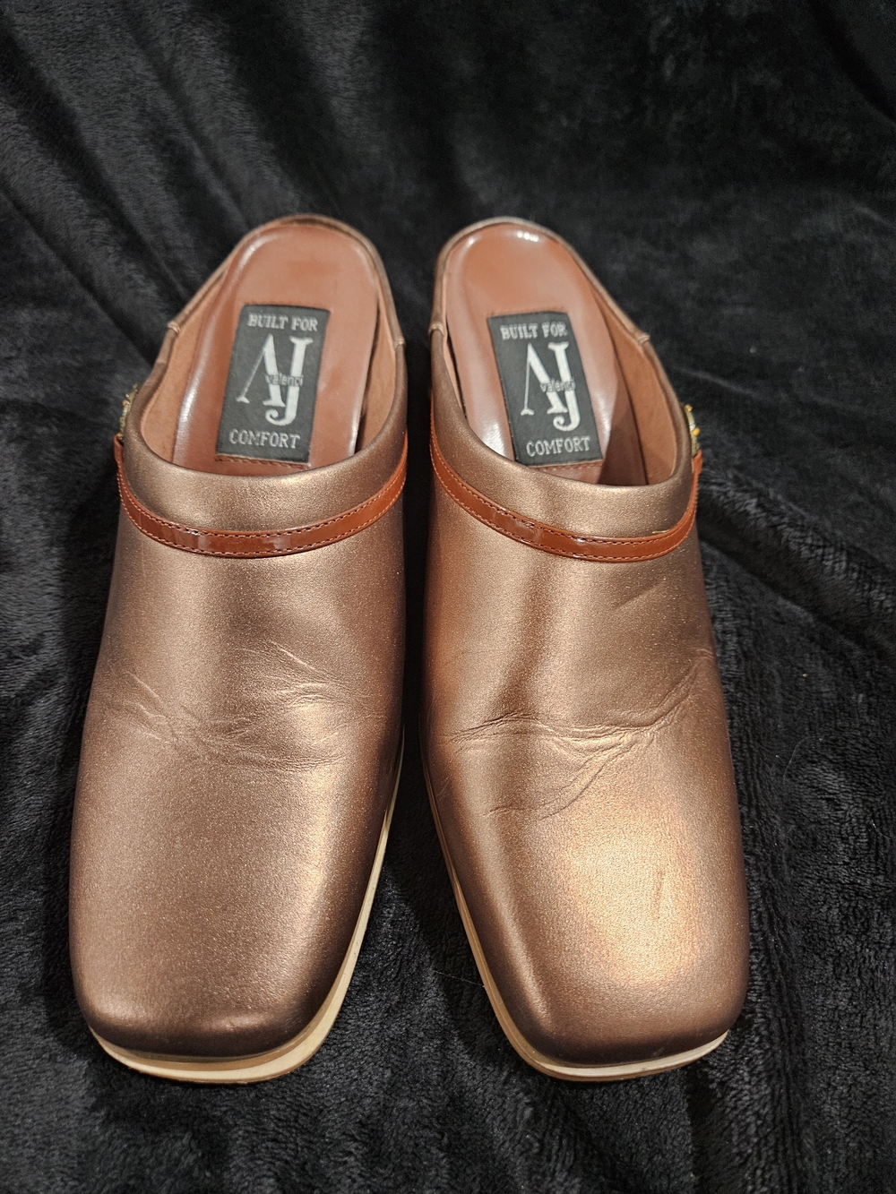 AJ Valenci Women's Bronze Slip-On Clogs
